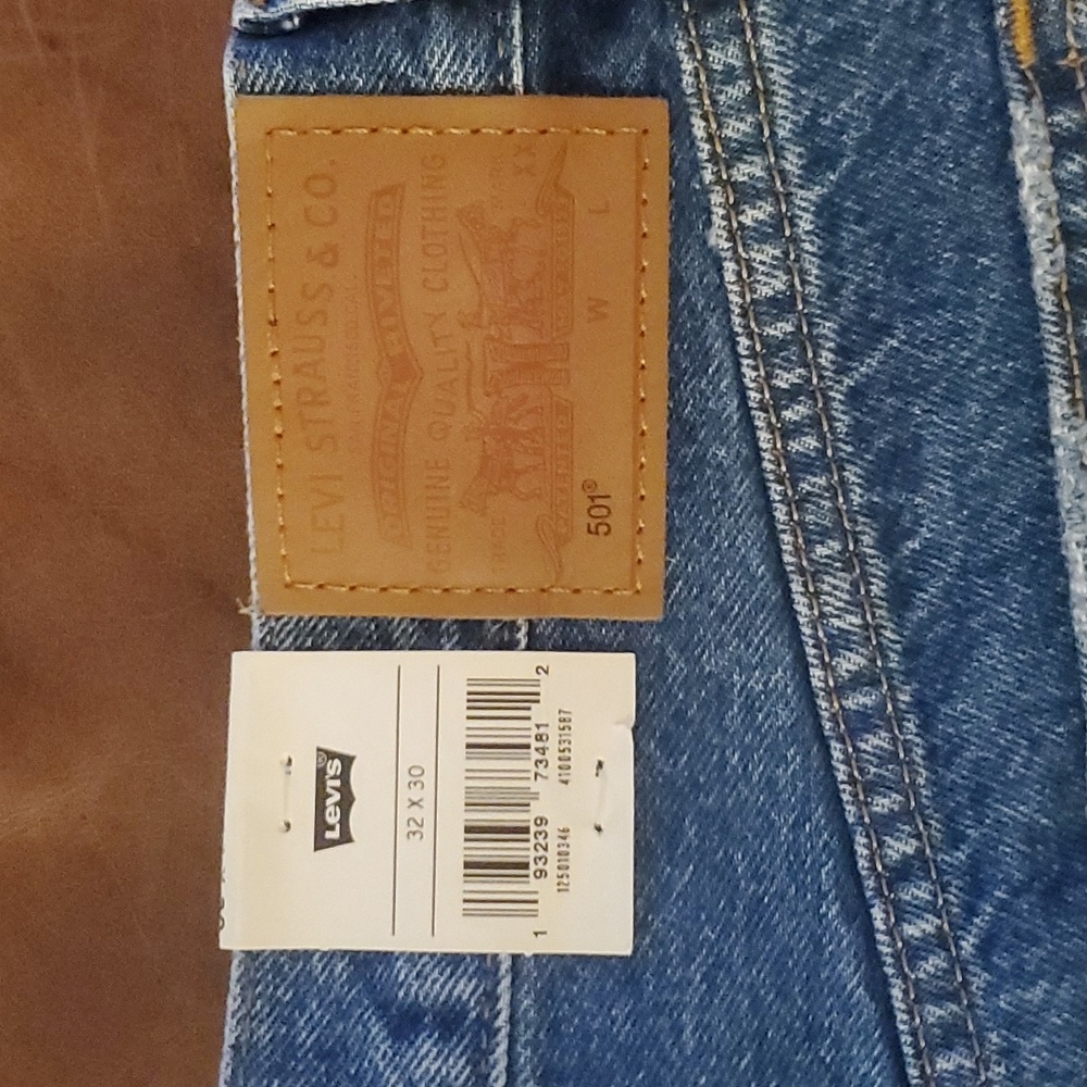 Levi's Women's Premium 501 Original Fit Jeans - Picture 3 of 8
